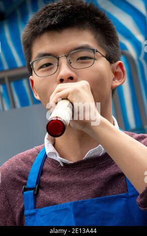 HONGKONG SAR: CHINA - FEBRUAR 10,2018. Hong Kong Lunar New Year Fair eröffnet im Victoria Park. Die chinesische Neujahrsmesse, traditionell gefüllt mit fl Stockfoto