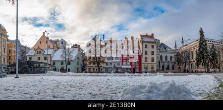 Panoramablick auf den Livu Platz in der Altstadt von Riga im Winter, Riga, Lettland. Stockfoto