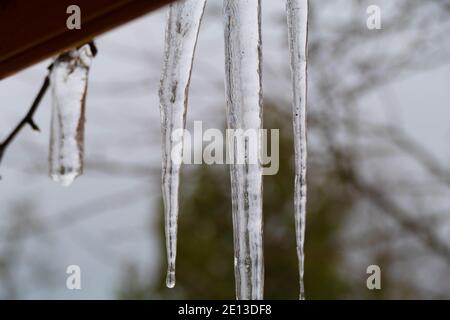 Saugen auf der Straße im Winter kalt 2021 Stockfoto