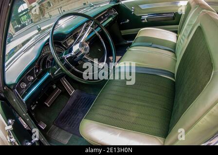 1960s Chrysler Newport, amerikanische 2-türige Limousine/Coupé in voller Größe Stockfoto