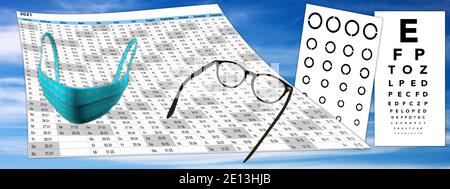Kalender mit Test und Brille, FFP2 Maske auf Himmel Hintergrund, Termingabe Stockfoto