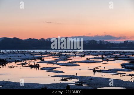 Macroom, The Gearagh, Cork, Irland. Januar 2021. Ein kalter frostiger Wintermorgen vor Sonnenaufgang im Gearagh nahe Macroom, Co. Cork, Irland. - Credit; David Creedon / Alamy Live News Stockfoto