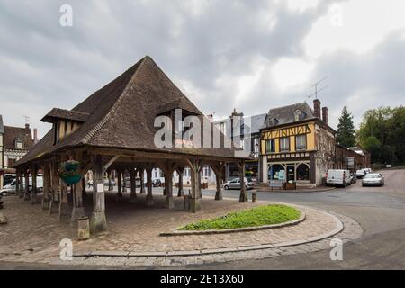 Lyon La Foret Normandie 3. Mai 2013 : Marktplatz in der Altstadt von Lyon La Foret in der Normandie als Markthalle genutzt Stockfoto