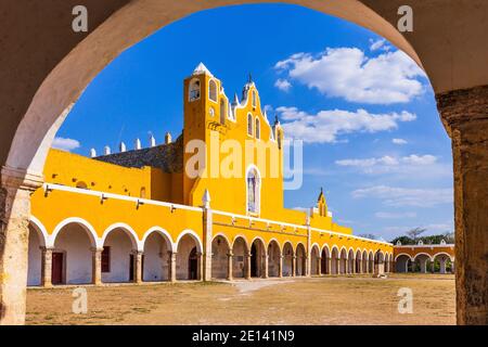 Izamal, Mexiko. Kloster des Heiligen Antonius von Padua. Stockfoto