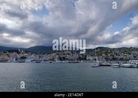 San Remo, Blick vom Meer an einem regnerischen Tag, Italienische Riviera, Ligurien Region Stockfoto
