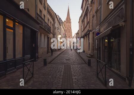 Bayeux, Frankreich - 2. November 2015: Das malerische und historische Zentrum der Altstadt Bayeux in der Normandie, Frankreich. Stockfoto