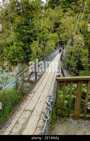 Die Hokitika-Schlucht, Teil des Naturschutzgebietes, und der Fluss Hokitika, der durch die Granitfelsen fließt. Südinsel Westküste, Neuseeland. Stockfoto