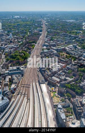 Blick von der Scherbe auf Waterloo Station und die North Kent Lines Stockfoto