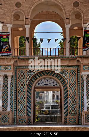 Eingang Pavillon auf dem Gartengelände, Shazdeh Garten, Mahan, Kerman Provinz, Iran. UNESCO-Weltkulturerbe. Stockfoto