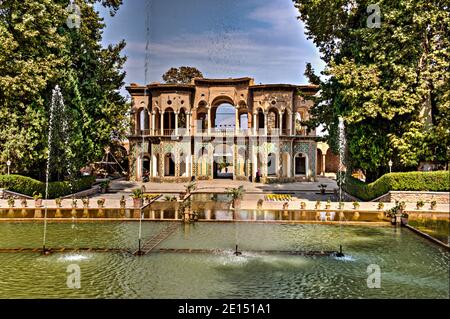 Eingang Pavillon auf dem Gartengelände, Shazdeh Garten, Mahan, Kerman Provinz, Iran. UNESCO-Weltkulturerbe. Stockfoto