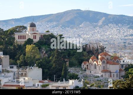 Athen - Dezember 2019: Blick auf die Kirche St. Marina in Thissio Stockfoto