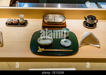 Gut gedeckten japanischen Tisch im Okura Hotel, in Yaidu, Minato, Japan Stockfoto