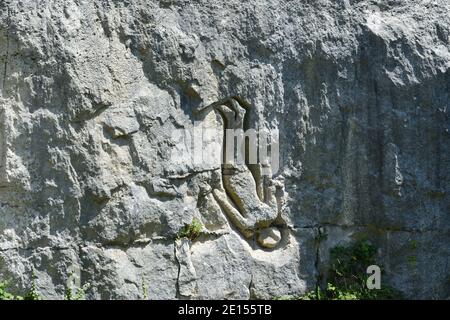 Still Falling by Antony Gormley, Sculpture in Tout Quarry Sculpture Park und Nature Reserve auf der Isle of Portland in Dorset Stockfoto