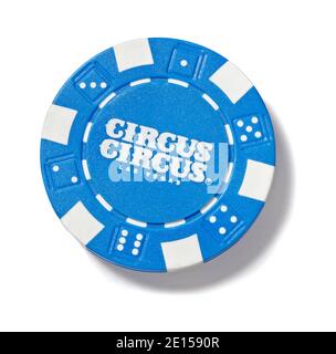 Circus Circus Poker Chip auf weißem Hintergrund fotografiert Stockfoto