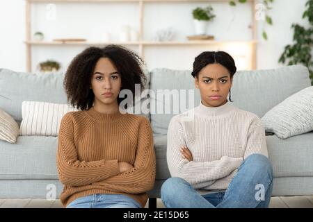 Streit, Groll und Probleme in der Beziehung zu Hause Stockfoto