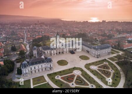 Luftbild von Festetics Schloss in Keszthely, Ungarn Stockfoto