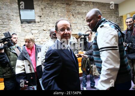 Der französische Sozialist Francois Hollande, der am 1. April 2011 zum ersten Mal in Boulogne-sur-Mer, Nordfrankreich, als Kandidat für die Vorwahlen der Sozialistischen Partei Frankreichs kandidierte. Foto von Sylvain Lefevre/ABACAPRESS.COM Stockfoto