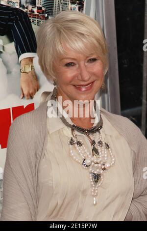 Helen Mirren besucht am 5. April 2011 die New Yorker Premiere von 'Arthur' im Ziegfeld Theater in New York City, NY, USA. Foto von Elizabeth Pantaleo/ABACAUSA.COM Stockfoto