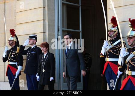 Der französische Premierminister Francois Fillon empfängt den serbischen Präsidenten Boris Tadic am 7. April 2011 im Matignon Hotel in Paris. Foto von David Fritz/ABACAPRESS.COM Stockfoto