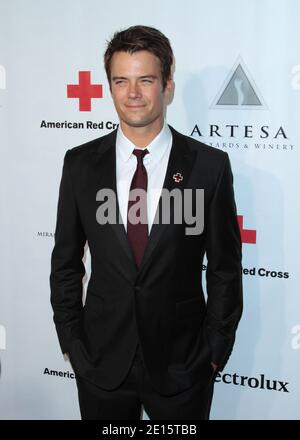 Josh Duhamel kommt am 09. April 2011 bei der 'American Red Cross Santa Monica 2011 Red Tie Affair' im Fairmont Miramar Hotel and Bungalows in Santa Monica, CA, USA an. Foto von Adam Orchon/ABACAPRESS.COM Stockfoto