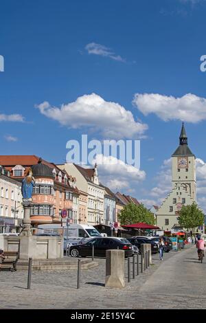 Auch Die Niederbayerische Kreisstadt Deggendorf Ist Bekannt Als Tor Zum Bayerischen Wald Stockfoto