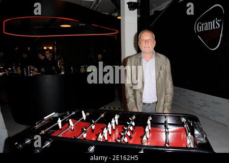 Francois Berleand nimmt an der Eröffnungsparty von Grant's live in der Imprimerie, Paris, Frankreich am 19. April 2011 Teil. Foto von Alban Wyters/ABACAPRESS.COM Stockfoto