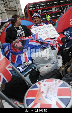 Atmosphäre vor der Westminster Abbey vor der Hochzeit von Prinz William und Kate Middleton, die morgen in London, Großbritannien, am 28. April 2011 stattfinden wird. Foto von Mousse/ABACAPRESS.COM Stockfoto