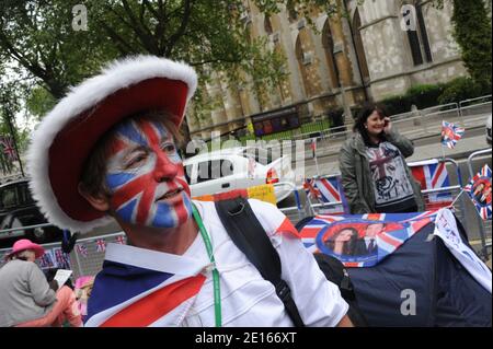 Atmosphäre vor der Westminster Abbey vor der Hochzeit von Prinz William und Kate Middleton, die morgen in London, Großbritannien, am 28. April 2011 stattfinden wird. Foto von Mousse/ABACAPRESS.COM Stockfoto