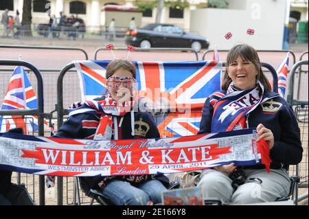 Atmosphäre in der Mall vor der Hochzeit von Prinz William und Kate Middleton, die morgen in London, Großbritannien, am 28. April 2011 stattfinden wird. Foto von Thierry Orban/ABACAPRESS.COM Stockfoto