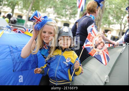 Atmosphäre in der Mall vor der Hochzeit von Prinz William und Kate Middleton, die morgen in London, Großbritannien, am 28. April 2011 stattfinden wird. Foto von Thierry Orban/ABACAPRESS.COM Stockfoto