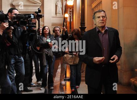 Jean-Hugues Colonna, der Vater von Yvan Colonna, kommt am 2. Mai 2011 zur Eröffnung des Berufungsverfahrens von Yvan Colonna wegen des Mordes an 1998 Claude Erignac, Frankreichs Top-Staatsbeamter auf der Mittelmeerinsel Korsika, in die Pariser Gerichtshalle in Paris, Frankreich. Foto von Giancarlo Gorassini/ABACAPRESS.COM Stockfoto