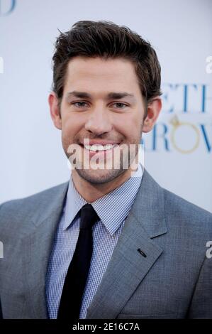 John Krasinski kommt bei der Premiere von Warner Bros. 'Something Borrowed' an, die am 3. Mai 2011 in Grauman's Chinese Theatre in Los Angeles, Kalifornien, stattfand. Foto von Lionel Hahn/ABACAPRESS.COM Stockfoto