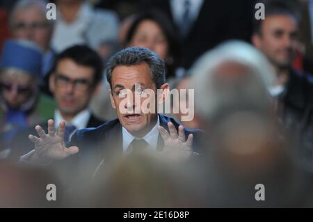 Der französische Präsident Nicolas Sarkozy ist bei einem Treffen über das Gesundheitssystem am 5. Mai 2011 in Fontainebleau zu Besuch. Foto von Thierry Orban/ABACAPRESS.COM Stockfoto