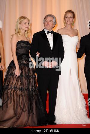 Melanie Laurent, Robert De Niro und Uma Thurman bei der Eröffnungsfeier im Palais des Festivals während der 64. Filmfestspiele von Cannes am 11. Mai 2011 in Cannes, Frankreich. Foto von Hahn-Nebinger/ABACAPRESS.COM Stockfoto