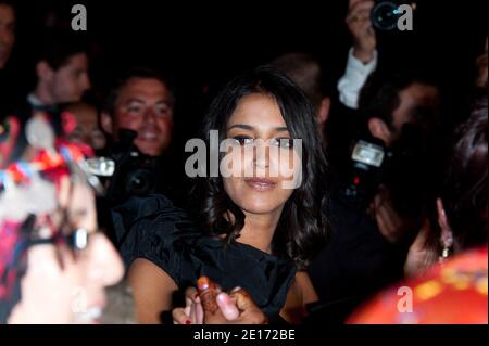 Leila Bekhti verlässt die Vorführung des Films "die Quelle" (Originaltitel: "La Source des Femmes"), der am 21. Mai 2011 im Rahmen der 64. Internationalen Filmfestspiele von Cannes im Palais des Festivals in Cannes, Südfrankreich, im Wettbewerb für Spielfilme präsentiert wurde. Foto von Hahn-Nebinger-Genin/ABACAPRESS.COM Stockfoto