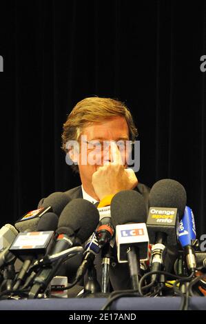 Der Eigentümer der PSG, Sebastien Bazin, bestätigte auf einer Pressekonferenz, dass eine katarische Investmentgruppe am 31. Mai 2011 im Parc des Princes in Paris, Frankreich, zu einem Hauptaktionär der Ligue 1 geworden ist. Qatar Sports Investments erwarb 70 Prozent der Anteile an Paris Saint-Germain. Foto von Thierry Plessis/ABACAPRESS.COM Stockfoto