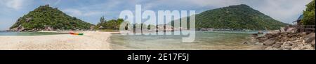 Panoramablick auf Koh Nang Yuan, ein beliebtes Schnorchel- und Tauchziel in der Nähe von Koh Samui in Thailand Stockfoto