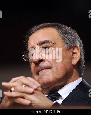 CIA-Direktor Leon Panetta bezeugt vor dem Komitee der Streitkräfte des Senats seine Ernennung zum neuen Verteidigungsminister am 9. Juni 2011 auf dem Capitol Hill in Washington D.C. Foto von Olivier Douliery/ABACAPRESS.COM Stockfoto