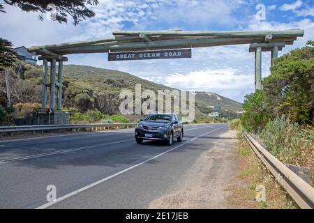 Der Memorial Arch an der Great Ocean Road Stockfoto