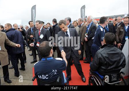 Der französische Präsident Nicolas Sarkozy eröffnet am 20. Juni 2011 die 49. Internationale Paris Air Show in Le Bourget, in der Nähe von Paris. Foto von Laurent Chamussy/Pool/ABACAPRESS.COM Stockfoto