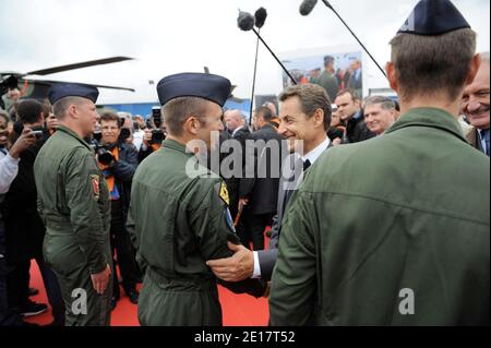 Der französische Präsident Nicolas Sarkozy eröffnet am 20. Juni 2011 die 49. Internationale Paris Air Show in Le Bourget, in der Nähe von Paris. Foto von Laurent Chamussy/Pool/ABACAPRESS.COM Stockfoto