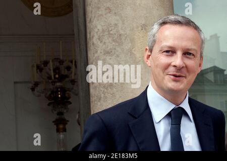 Der französische Minister für Landwirtschaft, Ernährung, Fischerei, ländliche Angelegenheiten und Raumordnung (Regionalentwicklung) Bruno Le Maire verlässt am 29. Juni 2011 den wöchentlichen kabinettsrat im Elysée-Palast in Paris. Foto von Stephane Lemouton/ABACAPRESS.COM Stockfoto