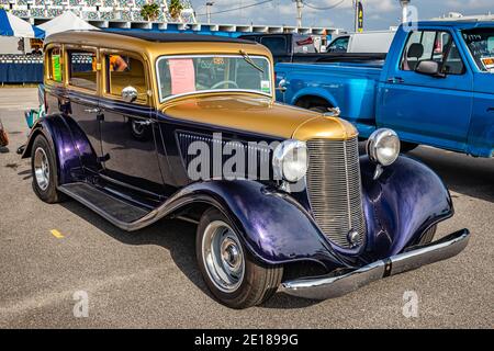 Daytona Beach, FL - 29. November 2020: 1933 DeSoto auf einer lokalen Auto-Show. Stockfoto