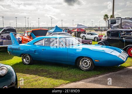 Daytona Beach, FL - 29. November 2020: 1970 Plymouth Road Runner Superbird bei einer lokalen Auto-Show. Stockfoto