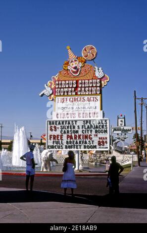 Schild vor dem Circus Circus Hotel and Casino auf dem Strip in Las Vegas, Nevada um die 70er Jahre. Stockfoto