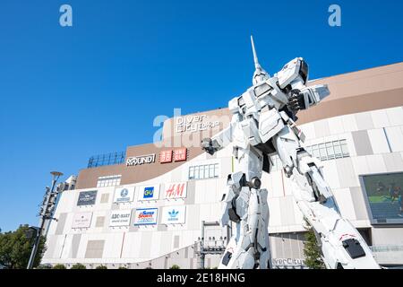 Tokio, Japan - 3. Januar 2020: Lebensgroße RX-0 Gundam Wahrzeichen von Odaiba in Tokio, Japan. Stockfoto