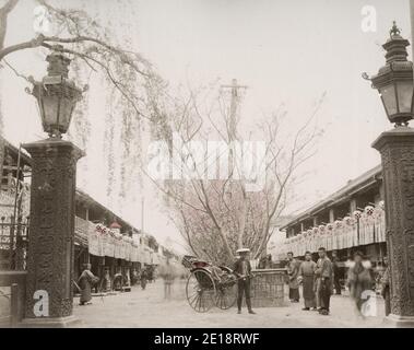 Vintage 19. Jahrhundert Fotografie - Meiji Ära Japan: Ansicht von Yoshiwara, Tokyo. Dies war das Vergnügungsviertel, bekannt für seine Bordelle. Stockfoto