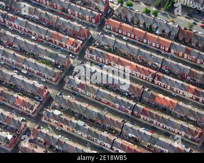 Luftaufnahme von Rücken zu Rücken und Reihenhäuser in Liverpool, Großbritannien Stockfoto