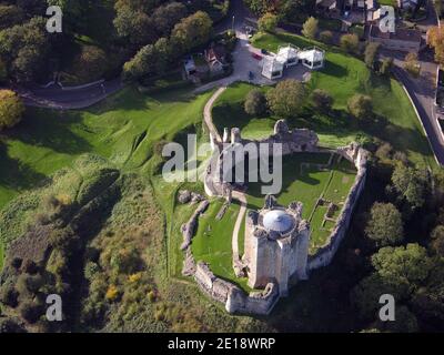 Luftaufnahme von Conisbrough Castle, bei Doncaster, South Yorkshire Stockfoto