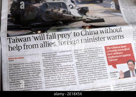 "Taiwan wird ohne Hilfe von Verbündeten China "zum Opfer fallen", warnt Außenminister" Headline Artikel der Zeitung Guardian 8. Dezember 2020 London UK Stockfoto